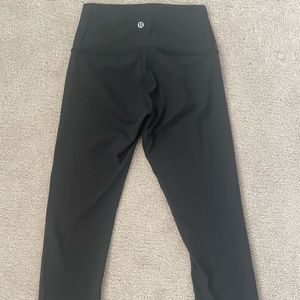 Lululemon Women's Wunder Train High-Rise Crop 21" Black Size 4